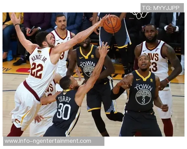 2016年NBA圣诞大战骑士与勇士的巅峰对决回顾与精彩瞬间分析